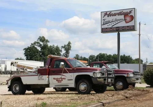 Heartland Towing & Recovering tow trucks Effingham IL
