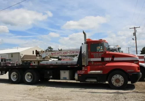Heartland Towing and Recovery tow trucks Effingham IL